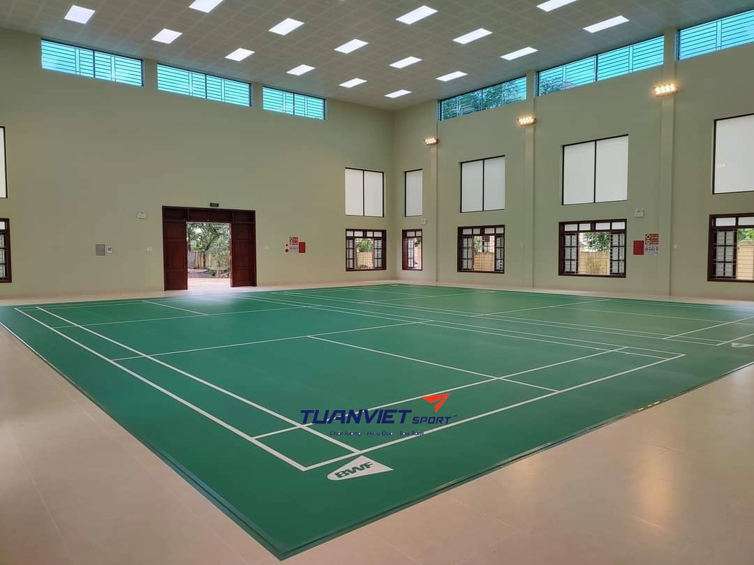 Thi công thảm sân cầu lông tại Huế