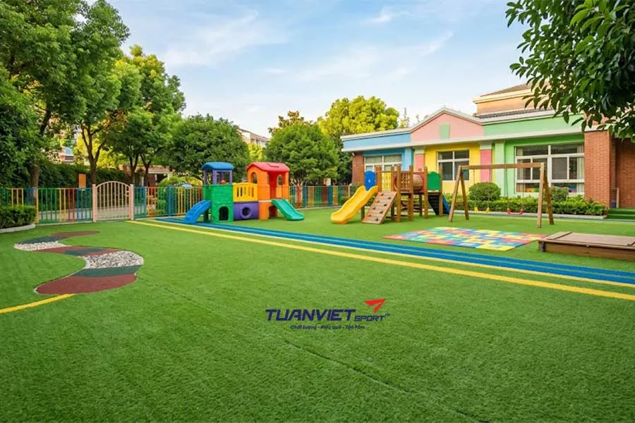 Bảng giá thảm cỏ nhân tạo sân chơi trường mầm non