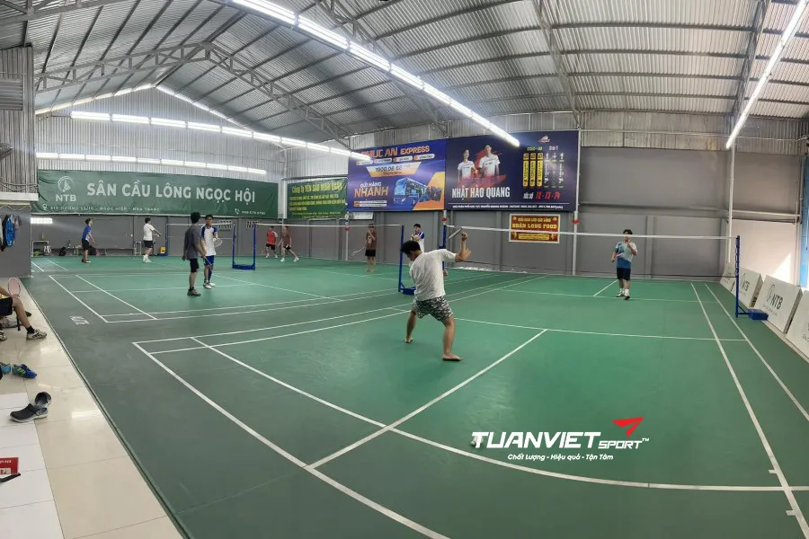Top 10 sân cầu lông Khánh Hòa chất lượng, thu hút đông người chơi