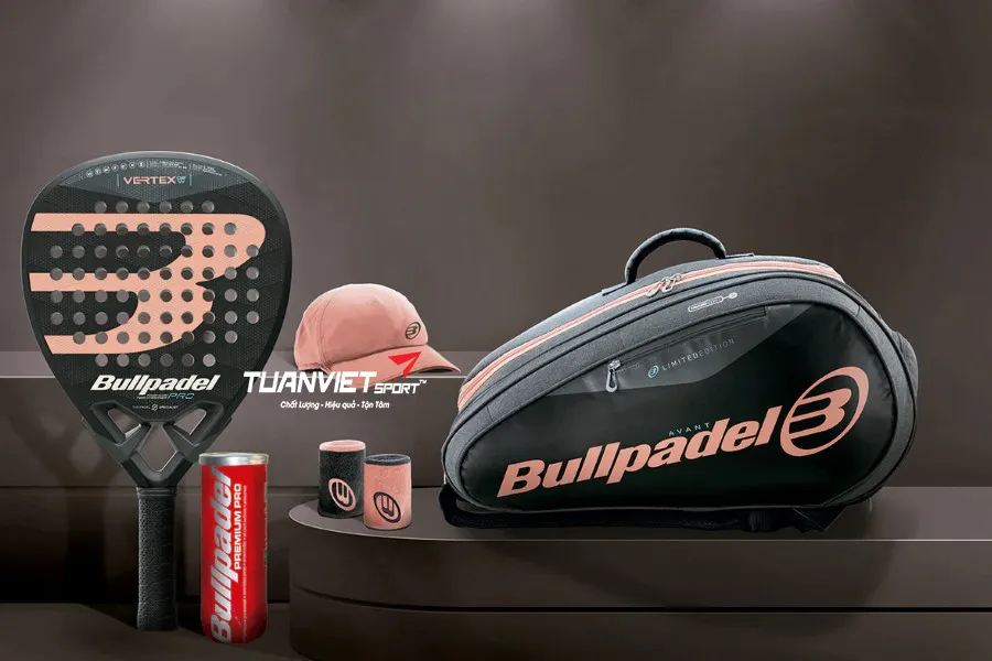 Pack Padel là gì? Cách chọn combo vợt, túi, bóng và phụ kiện chuẩn cho người mới
