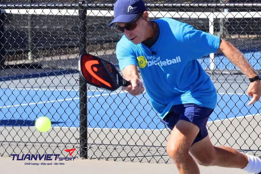 Bài tập luyện phản xạ đoán hướng bóng trong Pickleball giúp đọc tình huống tốt hơn
