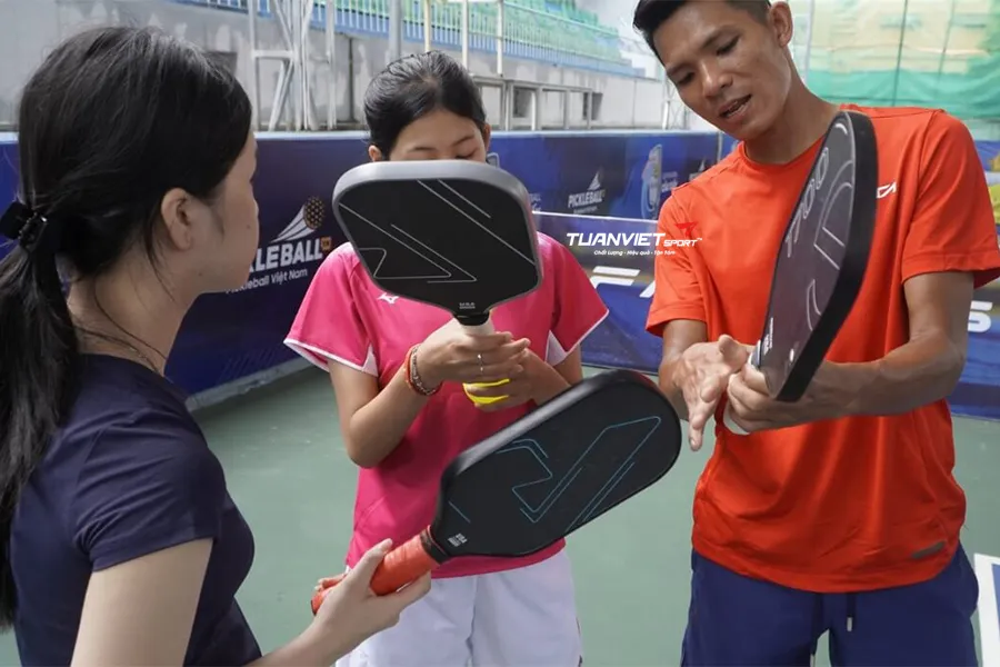 Cách chọn kích thước cán vợt Pickleball phù hợp