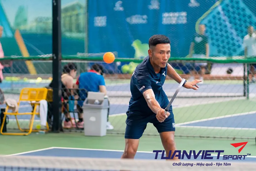 Cách Đọc Vị Trí Đối Thủ Trong Pickleball Để Tạo Ưu Thế Trên Sân