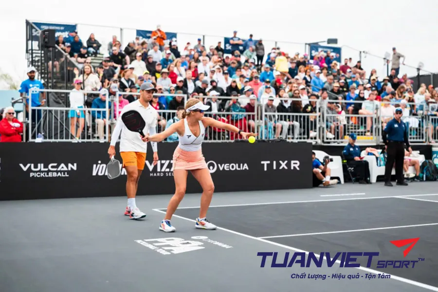 Cách Giao Tiếp Không Lời Hiệu Quả Giữa Các Đôi Pickleball