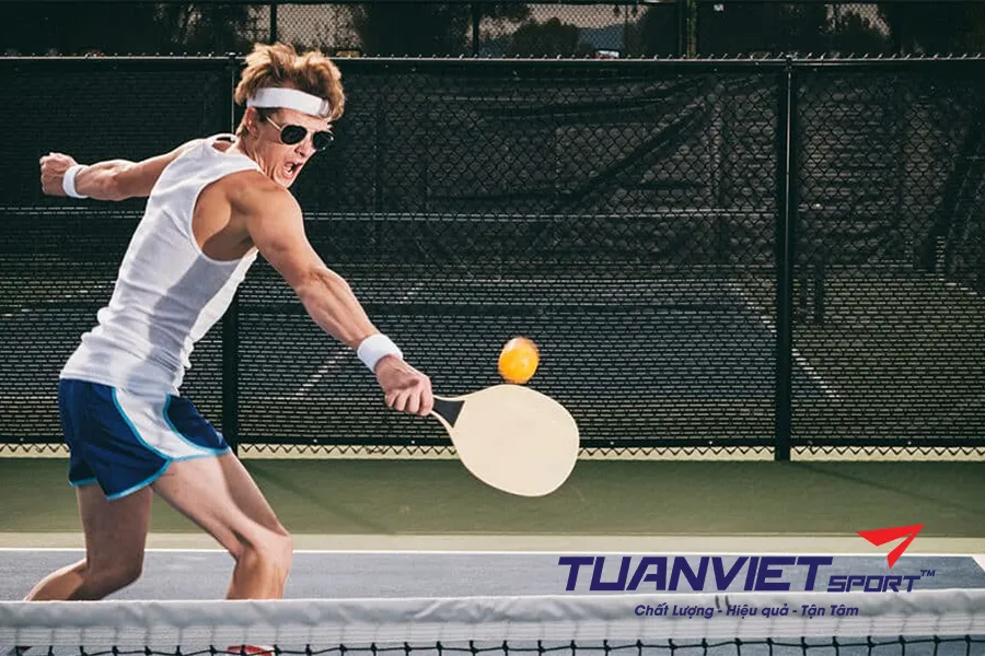 Chiến Thuật Đánh Sau Lưng Đối Thủ Trong Pickleball Đơn