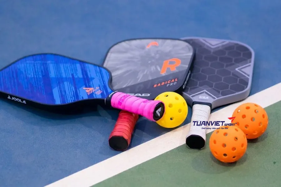 Cuốn cán vợt pickleball: Phân biệt grip, cách chọn và cách quấn đúng