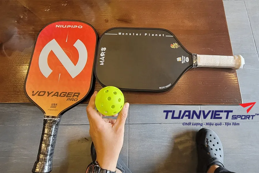 Hiểu Rõ Độ Dày Lõi Vợt Pickleball: Yếu Tố Quyết Định Hiệu Suất Trên Sân