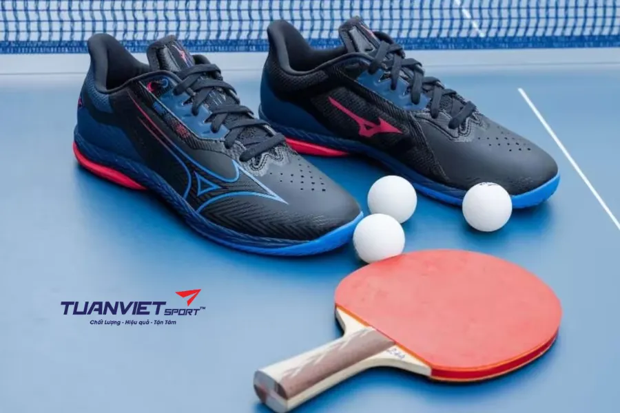 Hướng dẫn phơi giày bóng bàn đúng cách để không bong keo, không biến form