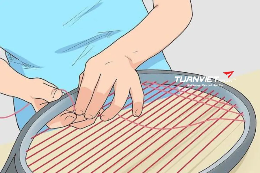 Mang vợt cầu lông đi chơi xa: Bảo quản sao để không cong gãy?