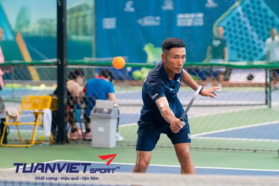 Tổng hợp lỗi khi giao bóng Pickleball và cách khắc phục hiệu quả