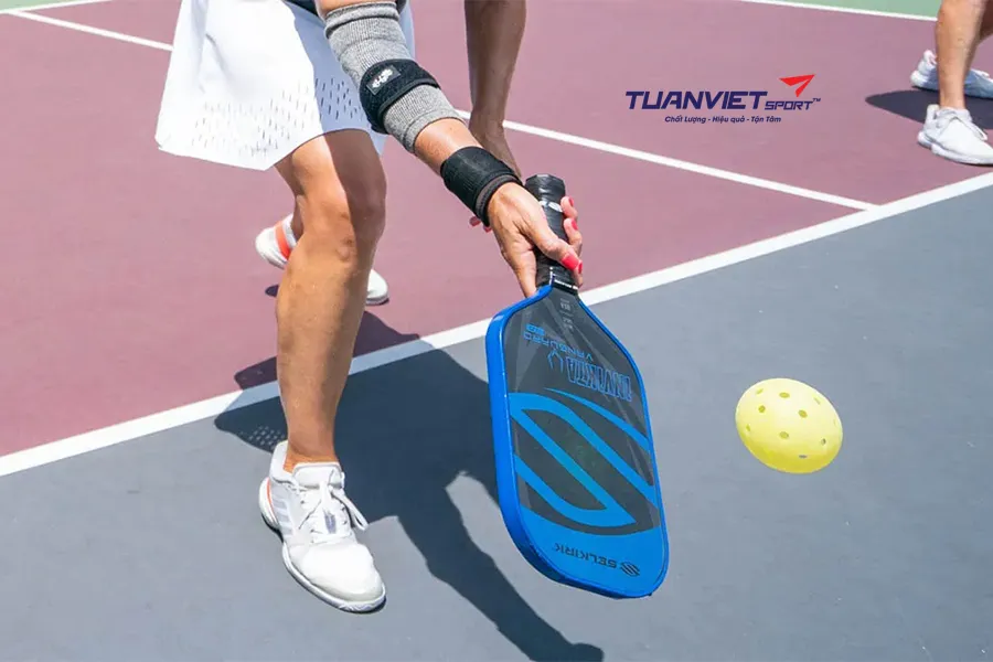 Dấu hiệu và cách phòng tránh đột quỵ khi chơi Pickleball