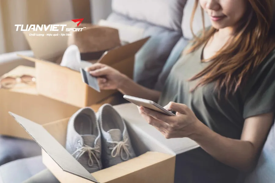 Hướng dẫn mua giày JOOLA online: chọn size, xem ảnh thật, tránh sai lầm