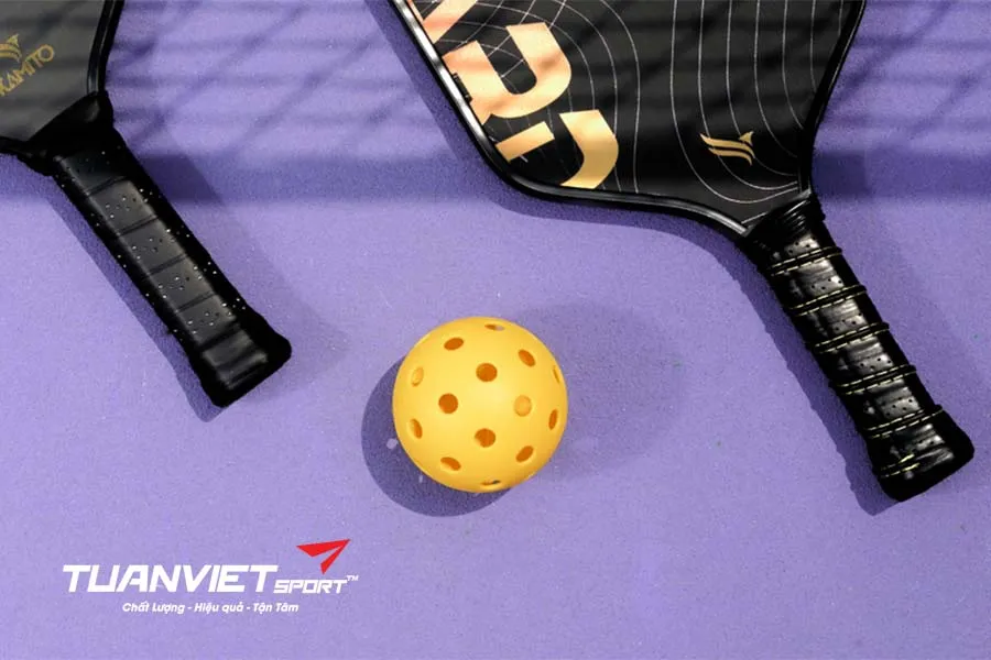 Nhiệt độ ảnh hưởng thế nào đến độ bền và hiệu suất của bóng Pickleball?