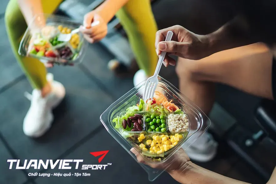 Những loại thực phẩm nên tránh trước khi chơi pickleball