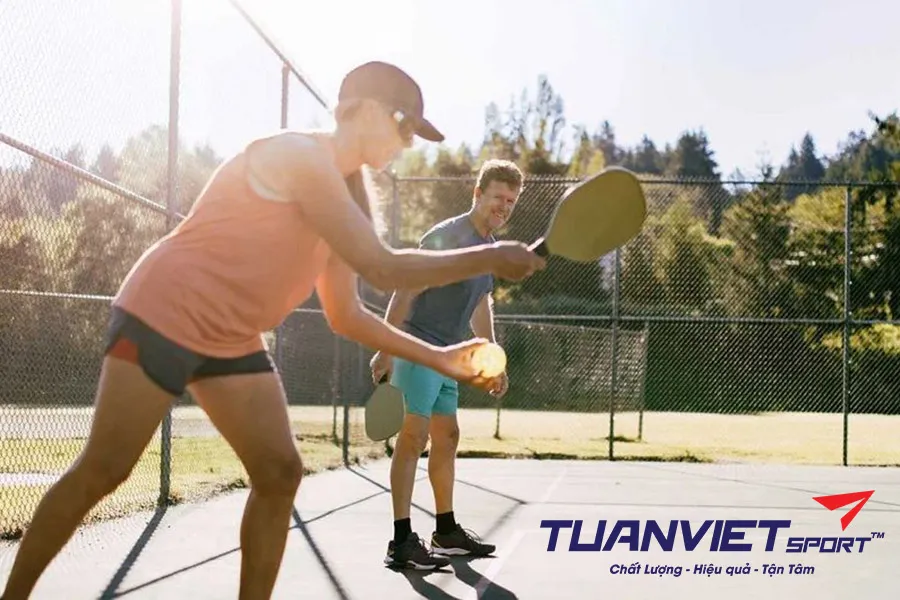 Tìm Hiểu Sự Khác Nhau Giữa Pickleball Đơn Và Pickleball Đôi