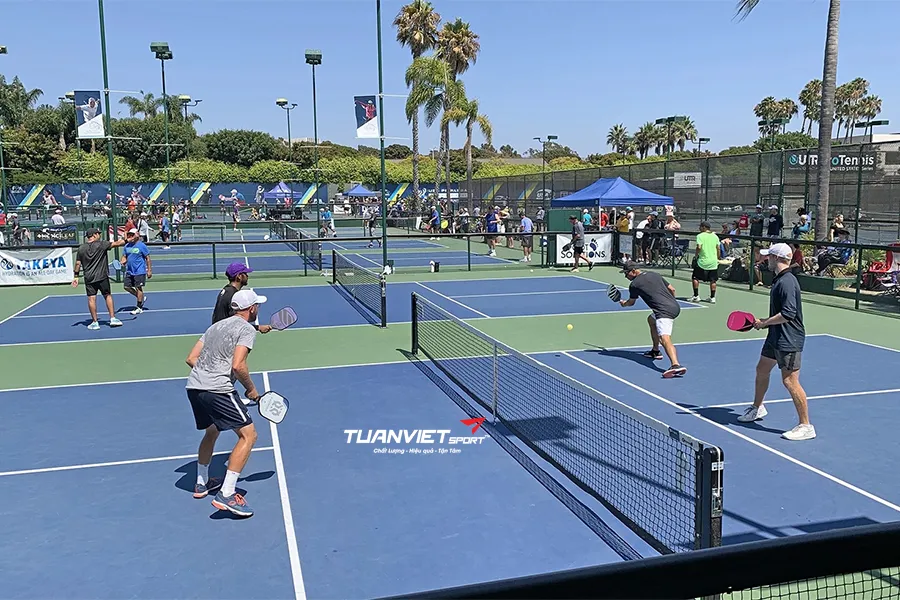 Tổng hợp các quy định về thời gian hội ý và nghỉ trong Pickleball