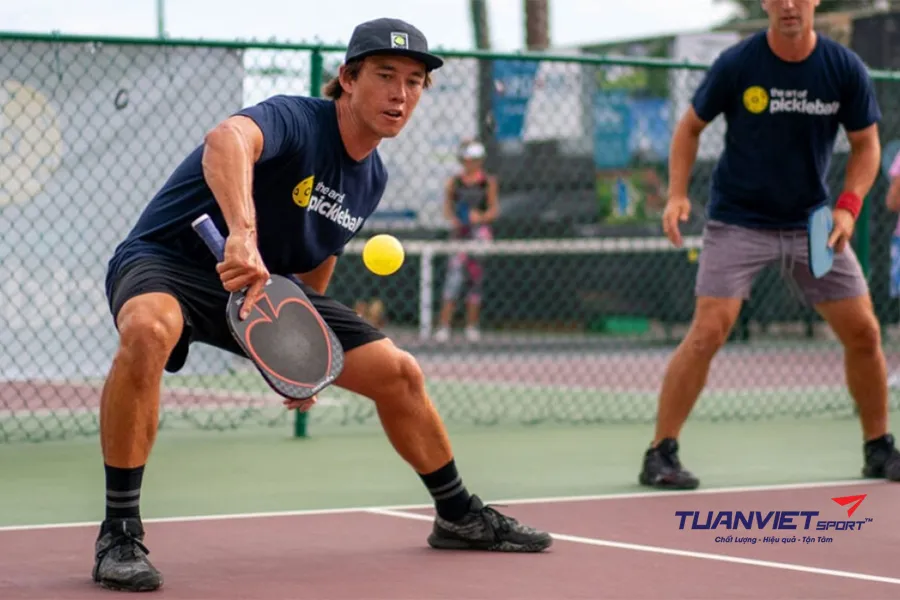 Có nên chọn vợt pickleball hybrid để cải thiện spin?