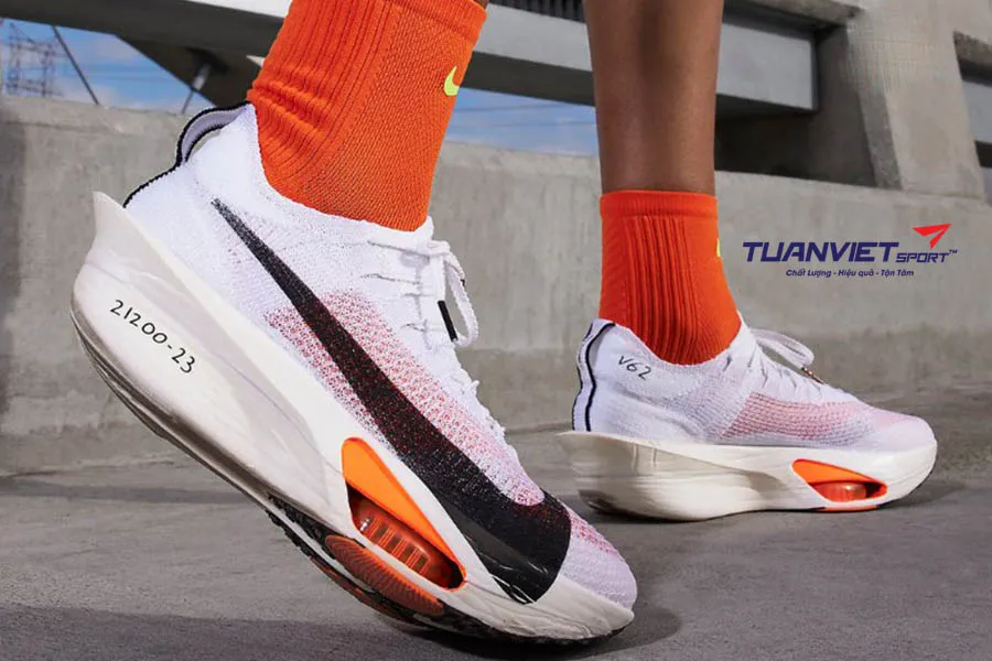 Vì sao bạn không nên mang giày chạy bộ khi chơi pickleball?