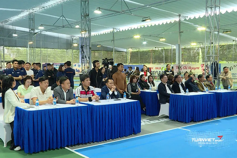 Khai mạc Giải Pickleball Hiệp hội Doanh nghiệp nhỏ và vừa Nghệ An 2025 Cup HTQ Group