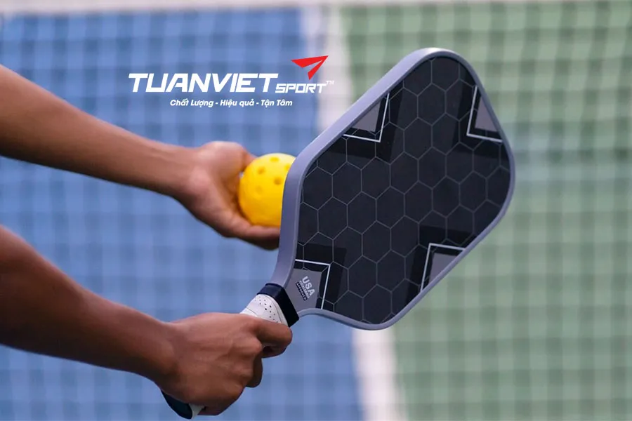 Vì sao vợt pickleball làm từ Raw Carbon ngày càng được ưa chuộng?