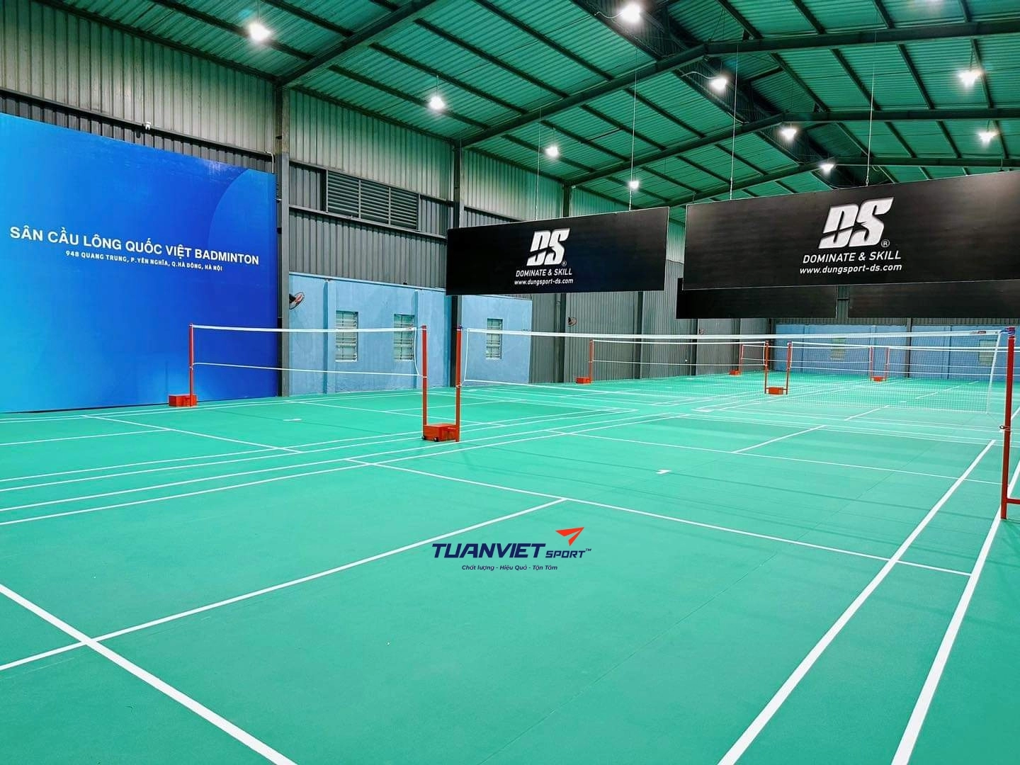 đèn led UFO dùng cho sân cầu lông trong nhà