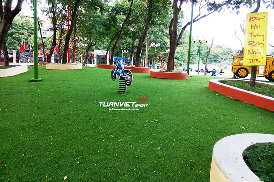 5 Ti&ecirc;u chuẩn "v&agrave;ng" khi chọn cỏ nh&acirc;n tạo cho s&acirc;n chơi mầm non