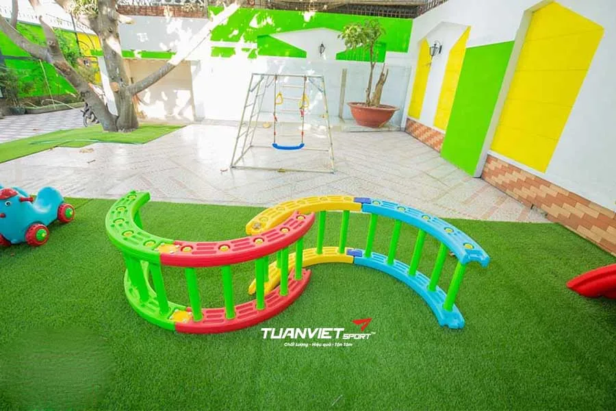 5 Ti&ecirc;u chuẩn "v&agrave;ng" khi chọn cỏ nh&acirc;n tạo cho s&acirc;n chơi mầm non