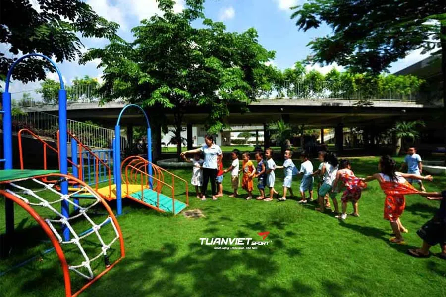 5 Ti&ecirc;u chuẩn "v&agrave;ng" khi chọn cỏ nh&acirc;n tạo cho s&acirc;n chơi mầm non