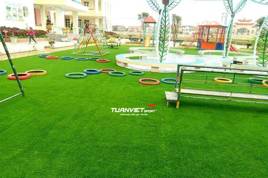 T&igrave;m Hiểu T&aacute;c Động Của Cỏ Nh&acirc;n Tạo Đến Sức Khỏe Trẻ Em