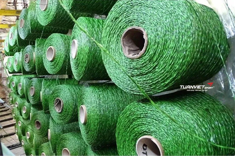 Cỏ nh&acirc;n tạo loại cao cấp v&agrave; gi&aacute; rẻ c&oacute; g&igrave; kh&aacute;c nhau?