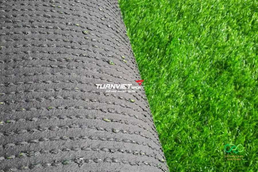 Cỏ nh&acirc;n tạo loại cao cấp v&agrave; gi&aacute; rẻ c&oacute; g&igrave; kh&aacute;c nhau?