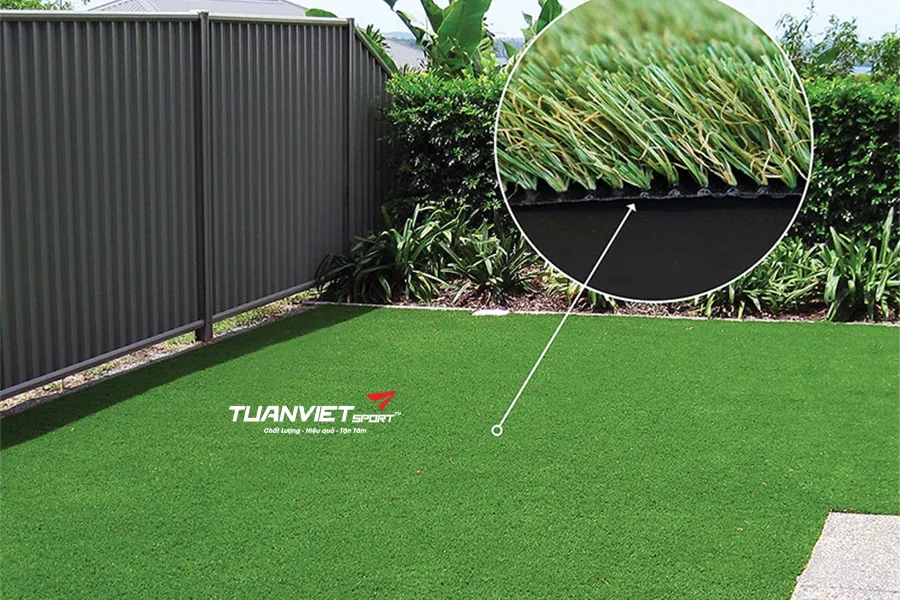 Cỏ nh&acirc;n tạo loại cao cấp v&agrave; gi&aacute; rẻ c&oacute; g&igrave; kh&aacute;c nhau?