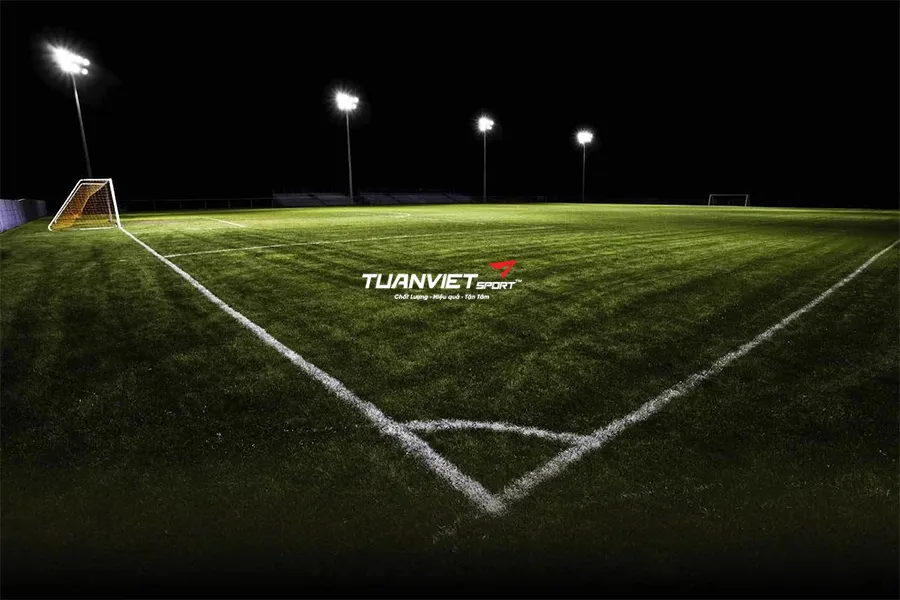 S&acirc;n b&oacute;ng trường Đại Học Kinh Tế Huế, Tp Huế