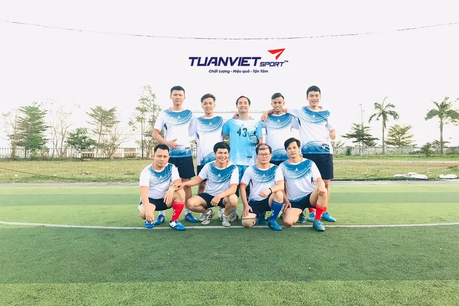 S&acirc;n cỏ nh&acirc;n tạo Trường THPT V&otilde; Ch&iacute; C&ocirc;ng, Ngũ H&agrave;nh Sơn, Đ&agrave; Nẵng