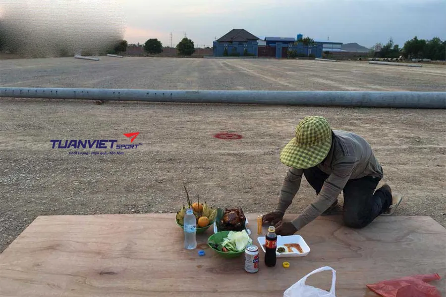 Hướng dẫn quy tr&igrave;nh thi c&ocirc;ng s&acirc;n cỏ nh&acirc;n tạo v&agrave; những yếu tố cần ch&uacute; &yacute;