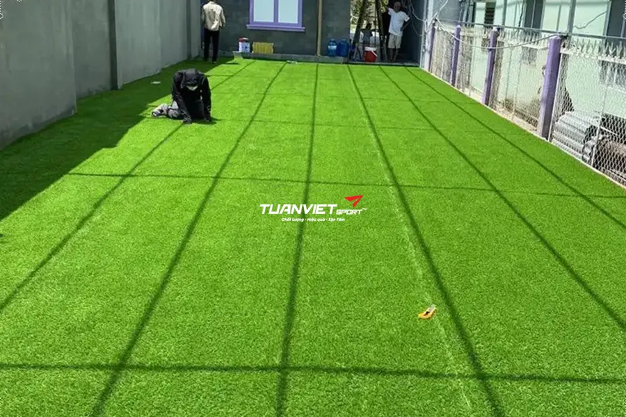 Những sai lầm đắt giá khiến bạn mất tiền oan khi thi công cỏ nhân tạo