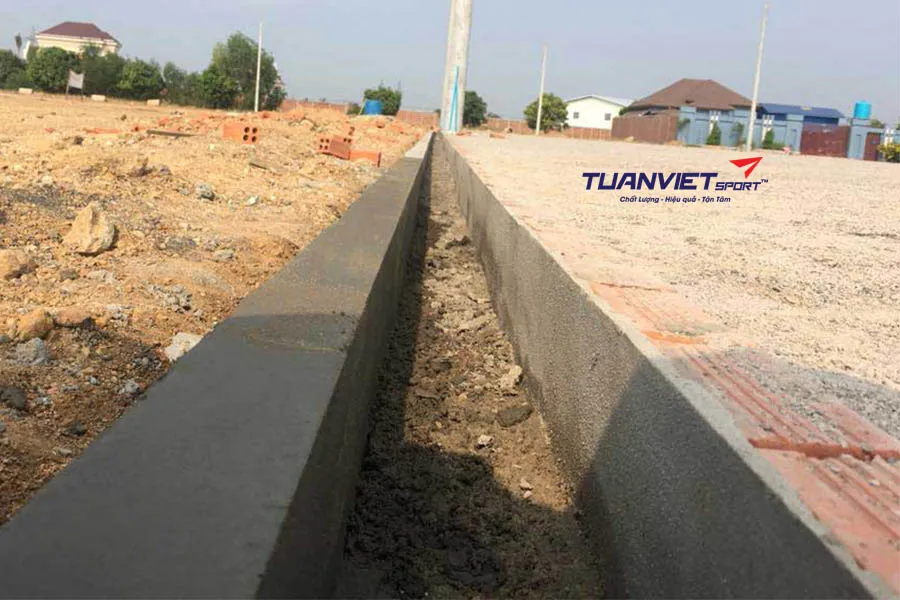 Thời gian thi c&ocirc;ng s&acirc;n cỏ nh&acirc;n tạo l&agrave; bao l&acirc;u?