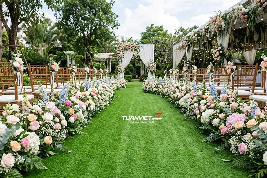 C&aacute;ch chọn cỏ nh&acirc;n tạo trải rạp cưới ph&ugrave; hợp với từng concept