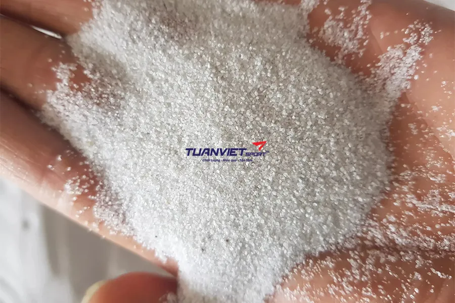 Chất độn cỏ nh&acirc;n tạo ảnh hưởng thế n&agrave;o đến độ bền v&agrave; an to&agrave;n?