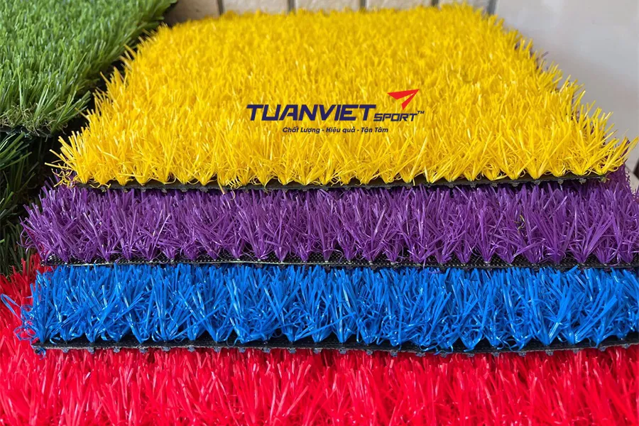 Các loại cỏ nhân tạo phù hợp trang trí Giáng sinh trong nhà và ngoài trời