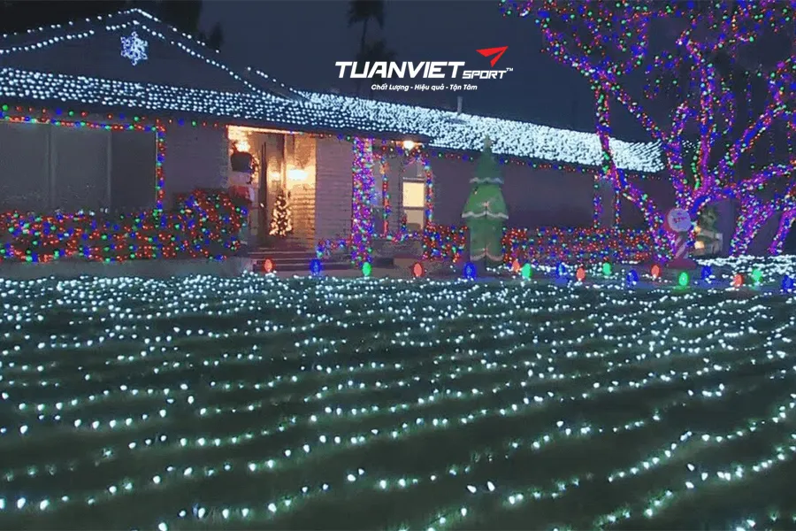 Cỏ nh&acirc;n tạo chống trơn trượt &ndash; lựa chọn an to&agrave;n v&agrave; bền đẹp cho m&ugrave;a Noel lạnh ẩm