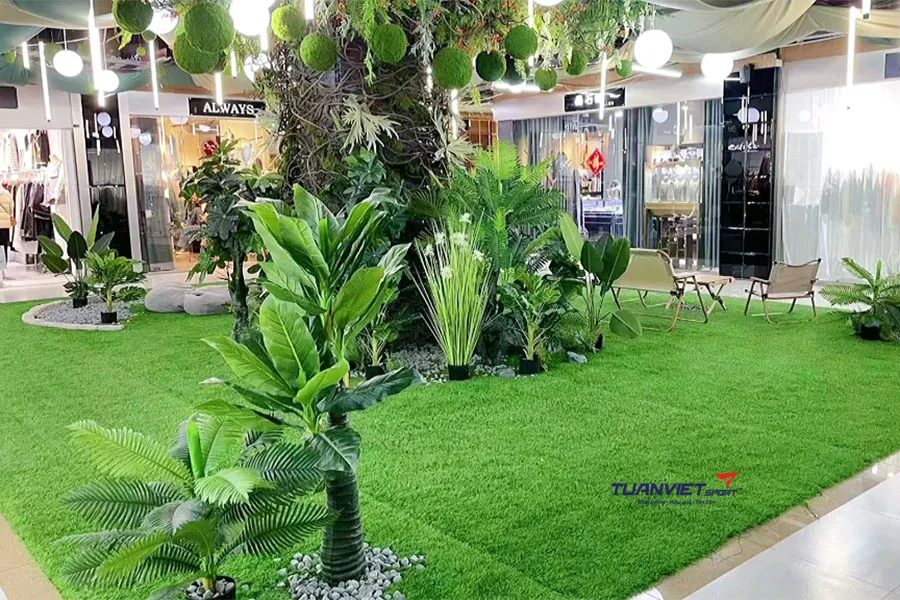 Gợi &yacute; trang tr&iacute; tiểu cảnh s&acirc;n vườn ng&agrave;y Tết bằng cỏ nh&acirc;n tạo đẹp, dễ l&agrave;m