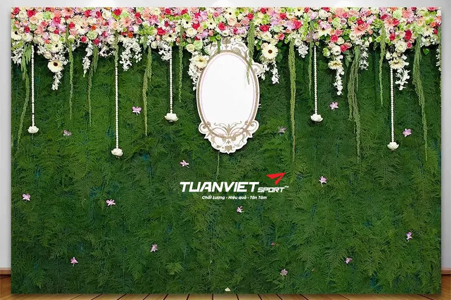 Tạo sân khấu hoặc backdrop Noel ấn tượng bằng cỏ nhân tạo cho sự kiện cuối năm