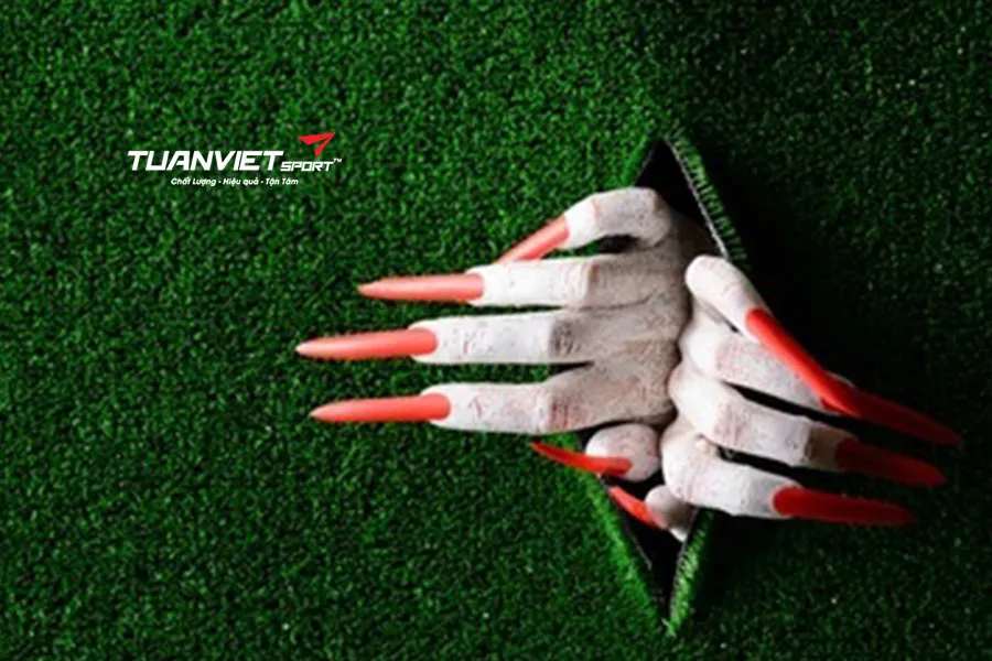 Trang tr&iacute; g&oacute;c chụp ảnh Halloween trong nh&agrave; bằng cỏ nh&acirc;n tạo đẹp v&agrave; ấn tượng