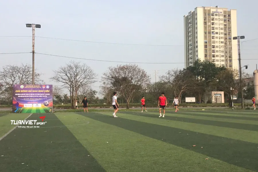 Sân Bóng Đá Trường Đại học Sư Phạm Kỹ Thuật Vinh - Nghệ An