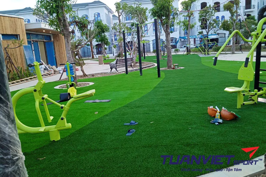 Thảm Cỏ Nhân Tạo Sân Vườn – Giải Pháp Xanh Cho Cuộc Sống Hiện Đại