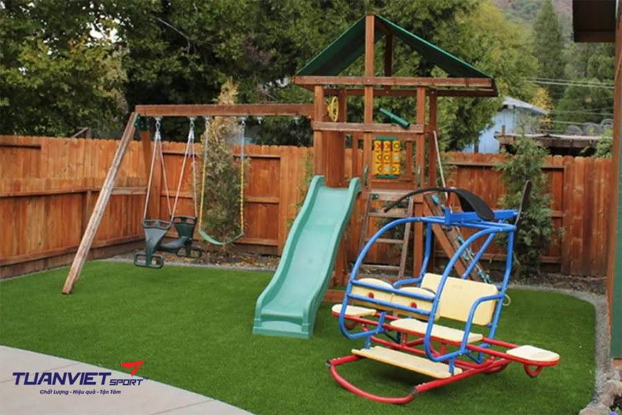 Thảm cỏ nhân tạo trong nhà - giải pháp trang trí hiện đại cho căn hộ đô thị