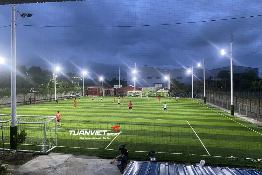 S&acirc;n b&oacute;ng đ&aacute; Ph&uacute; H&ograve;a Arena - S&acirc;n b&oacute;ng đ&aacute; tỉnh An Giang