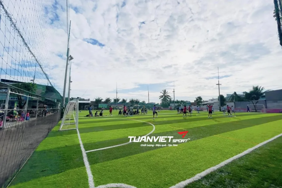 Sân bóng đá tỉnh Cần Thơ - Sân bóng cỏ nhân tạo Ngân Thuận – Bình Thuỷ