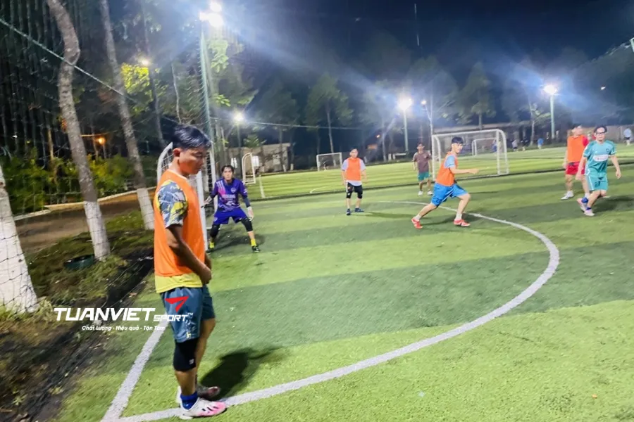 Sân bóng đá tỉnh Cần Thơ - Sân bóng Quận Đội – Ninh Kiều